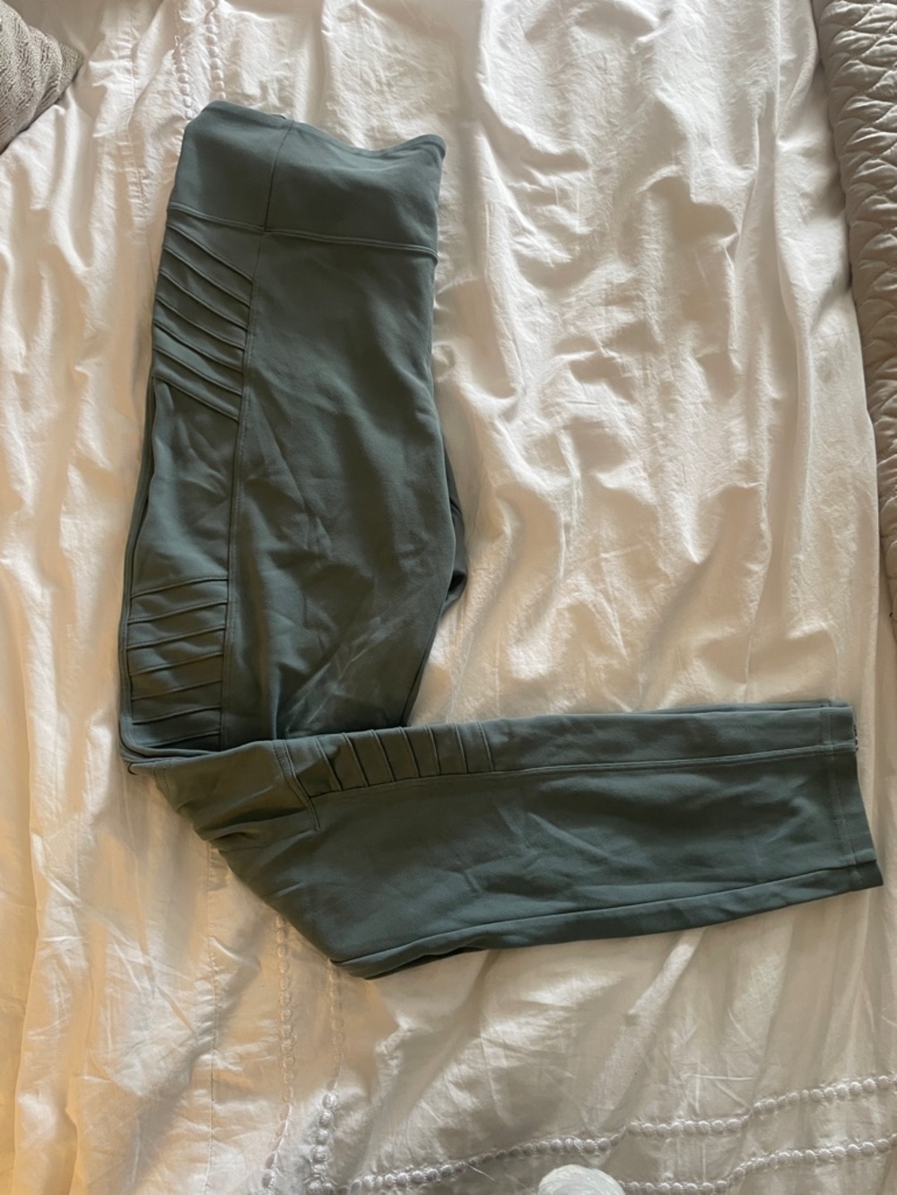 Athleta leggings size medium